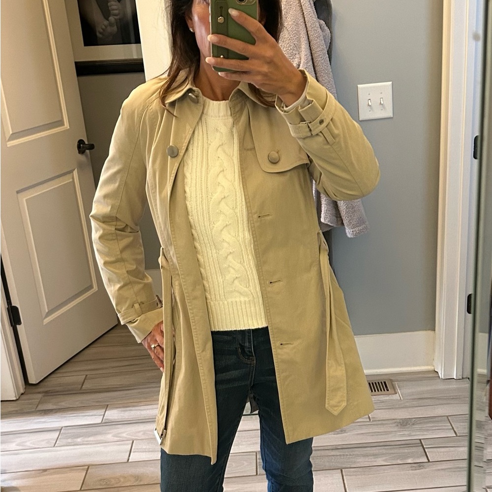 Club Monaco woman’s trench coat size small